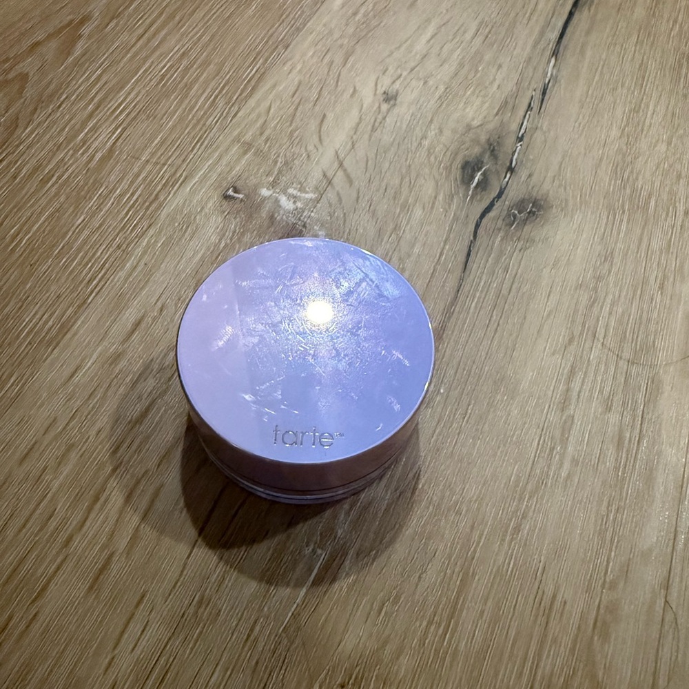 Tarte brightening loose setting powder in lavender